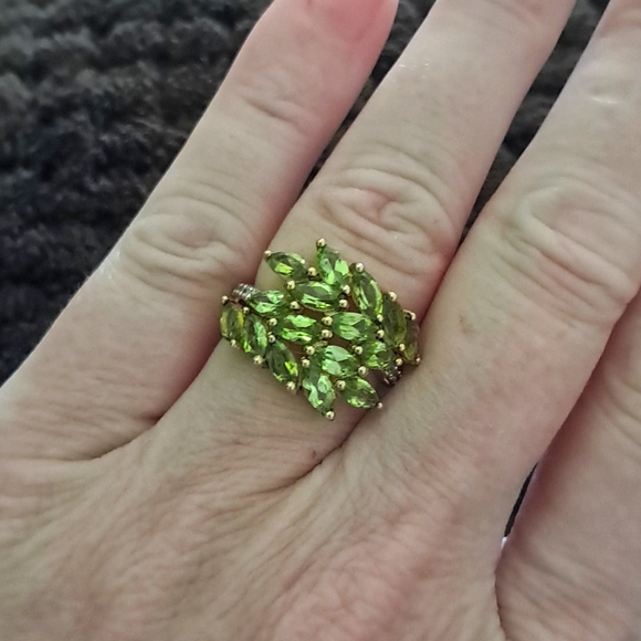 Arizona Peridot Leaf Cluster Ring in Vermeil Yellow Gold Over Sterling Silver - Picture 2 of 4